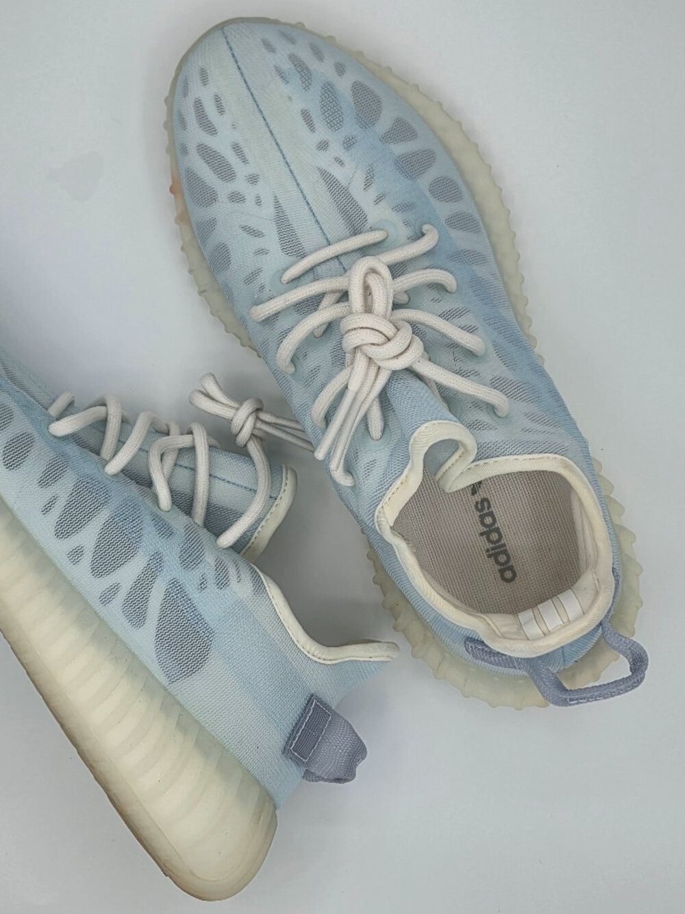 Yeezy 350 v2
